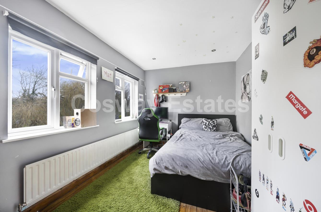 Woodcote Avenue, London
